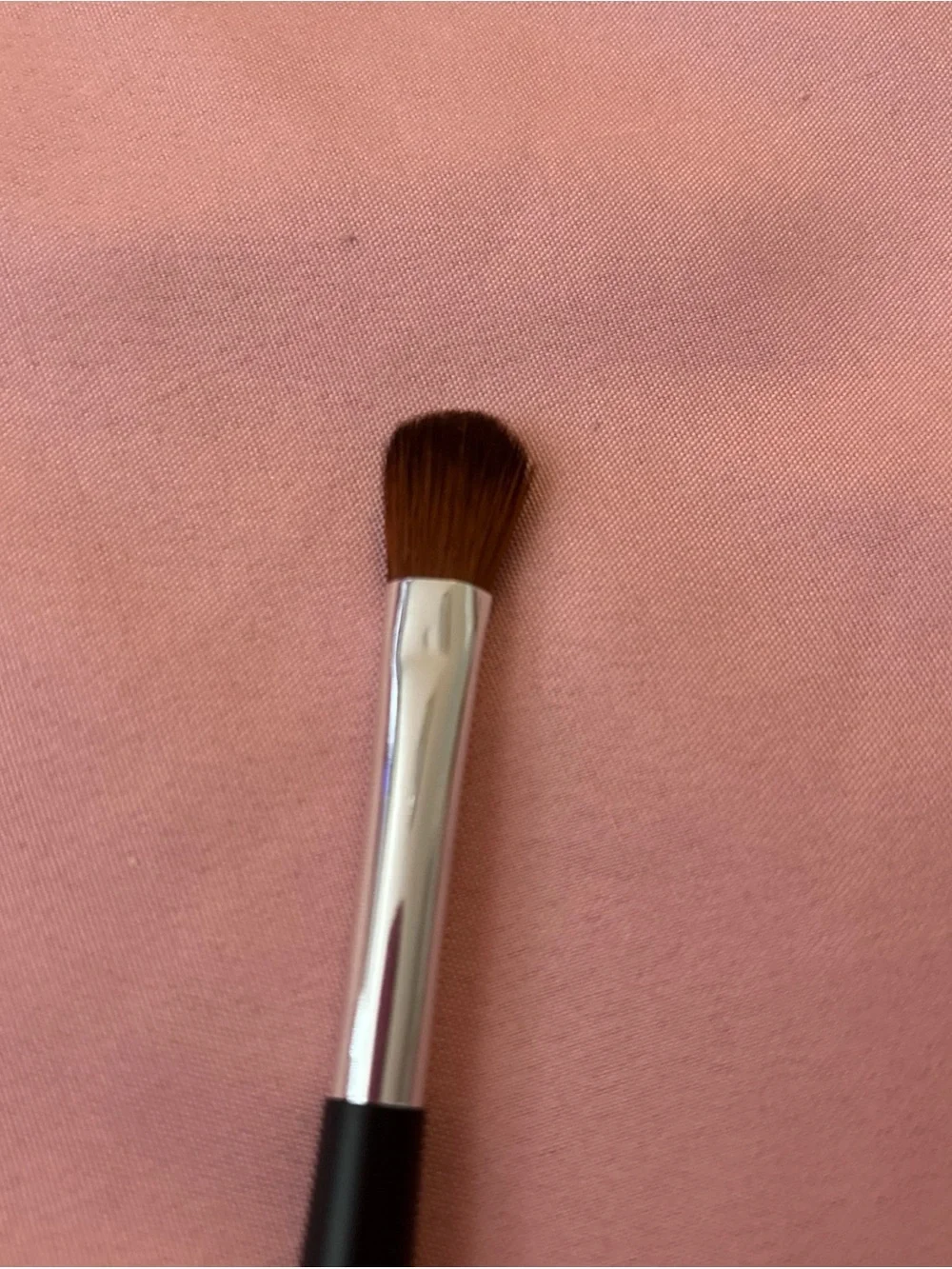 The Body Shop Eyeshadow Blender  Brush